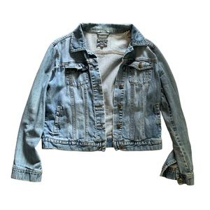 CLÉO vintage light wash blue jean jacket with major distressing size M
